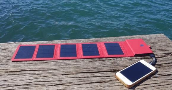 PHOTON R Panneau solaire pliable avec batterie intégrée 4000 mAh - Rouge