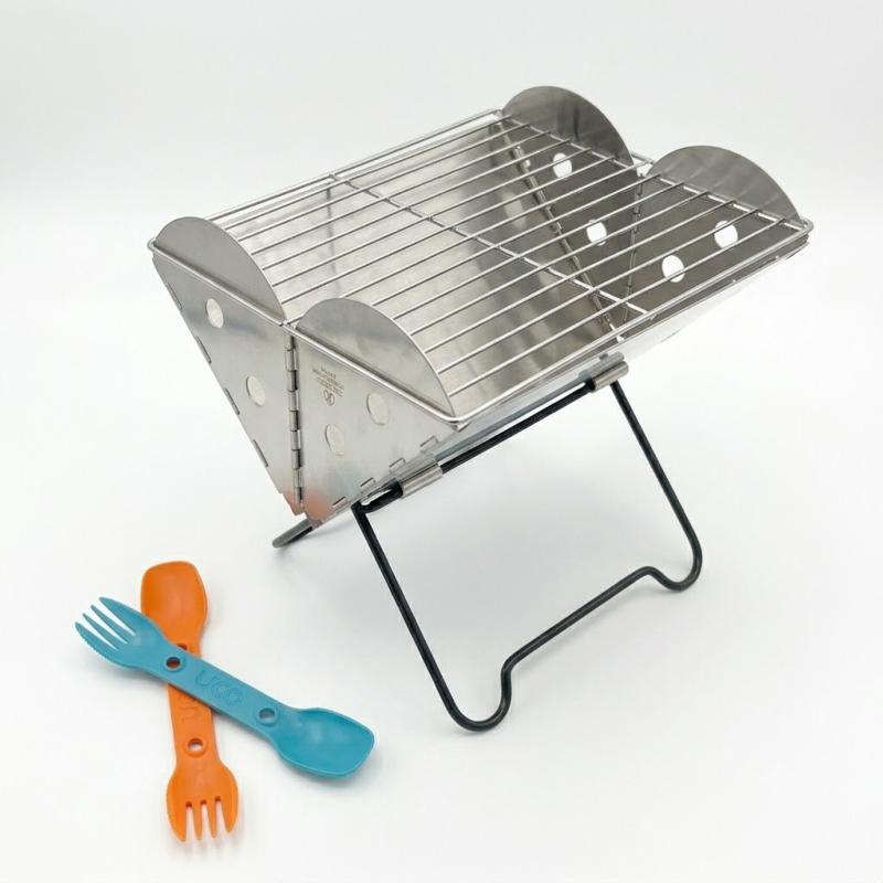 Lot de 2 accessoires camping – Barbecue nomade UCO + Spork couverts 3 en 1