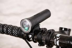 LASERLIGHT CORE Phare de vélo rechargeable avec laser de signalisation - 400 lum
